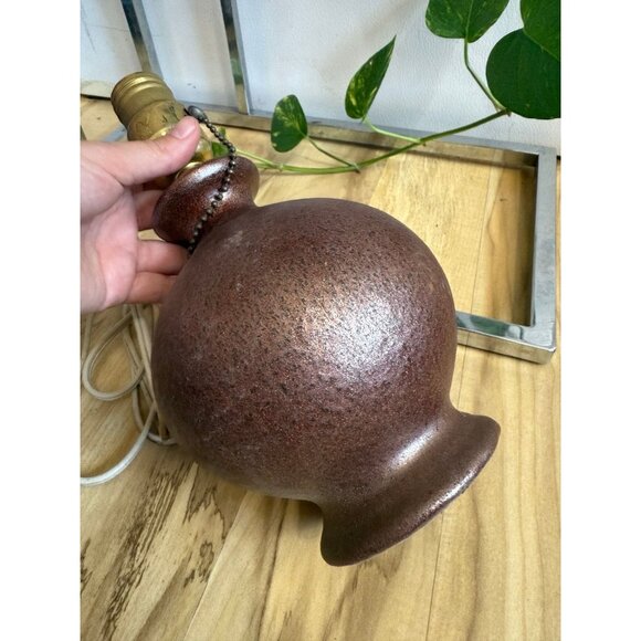 Vintage Round Table Lamp with Pull Chain - Picture 6 of 8